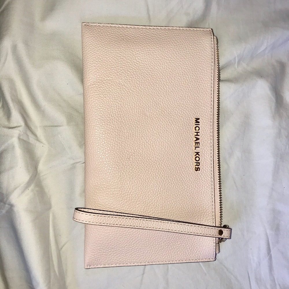Michael Kors Soft Pink Jet Set Wristlet
